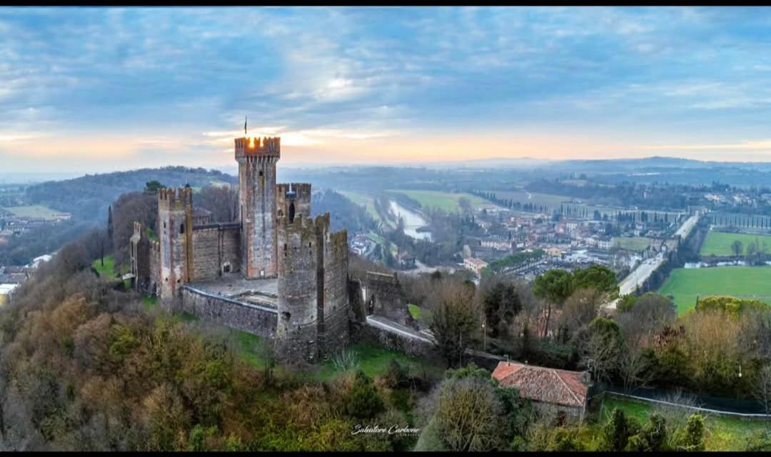 Corte Cavour Valeggio sul Mincio Exterior foto